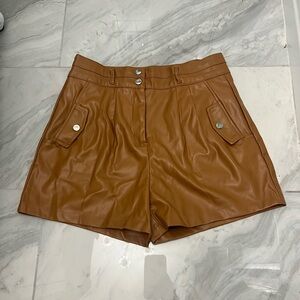 🍂faux leather shorts🍂